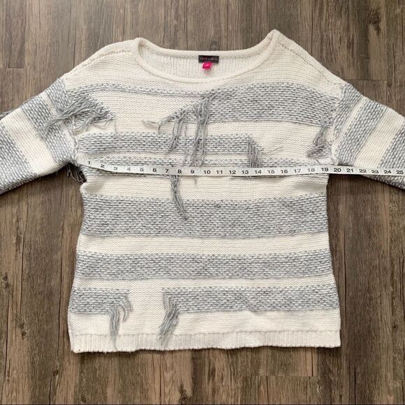 VINCE CAMUTO Sweater!  - Picture 4 of 8